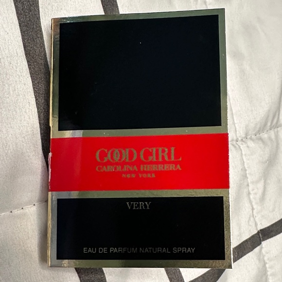 Assorted Fragrance Sample Set - Picture 8 of 11